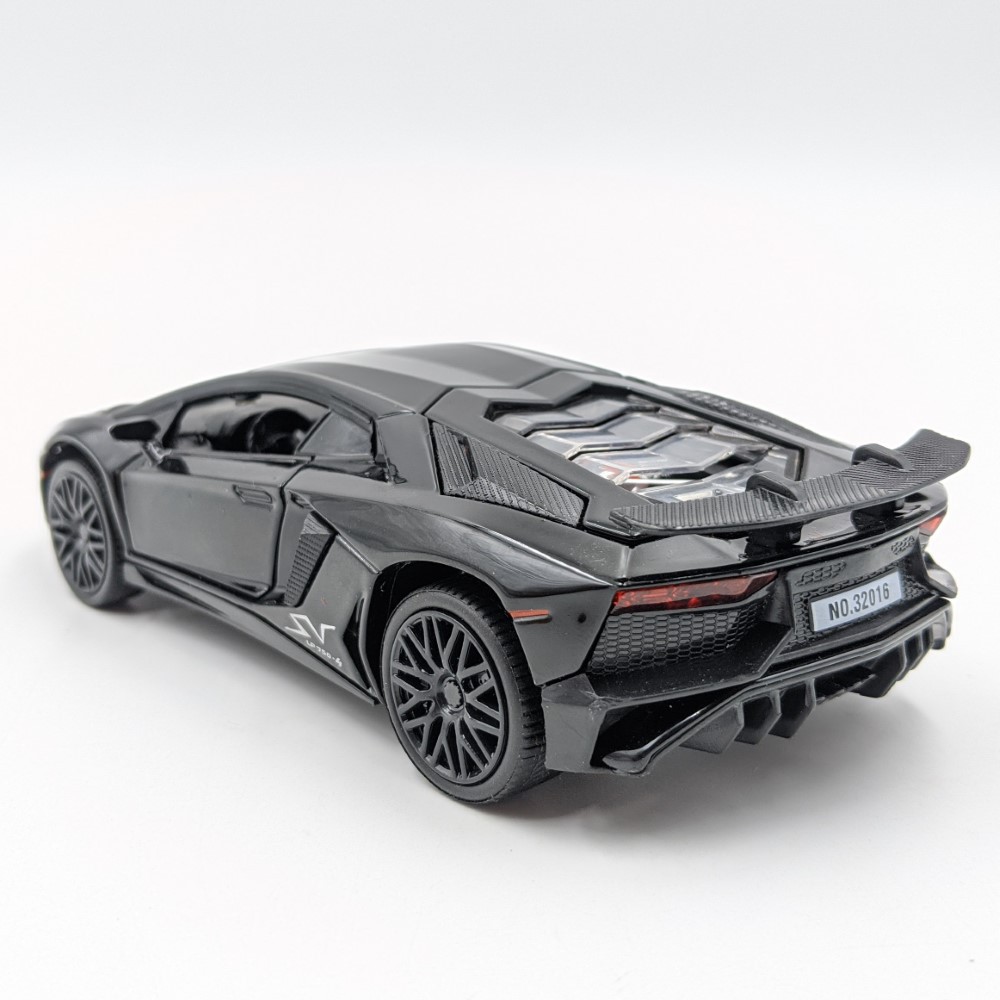 Mô hình siêu xe Lamborghini Aventador LP750-4 SV - tỉ lệ 1:32