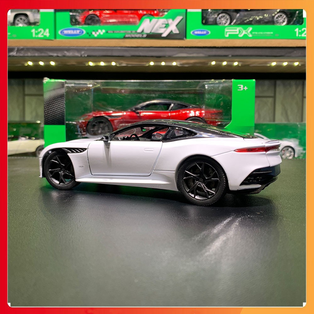 Xe mô hình Aston Martin DBS Superleggera tỉ lệ 1:24 Welly màu trắng