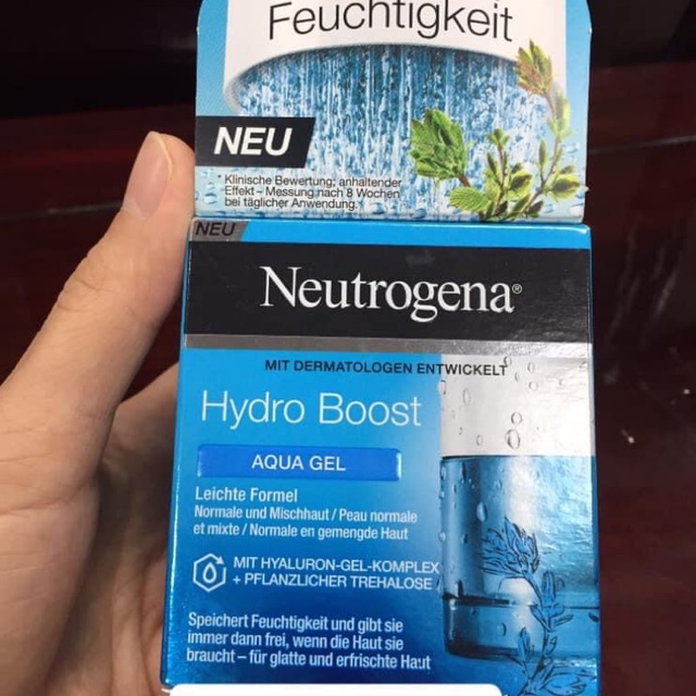 Dưỡng ẩm Neutrogen cho da dầu