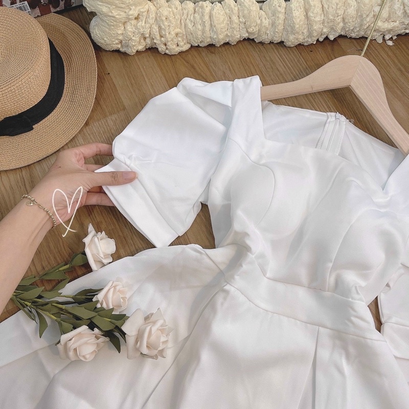 ĐẦM CỔ VUÔNG TAY NGẮN