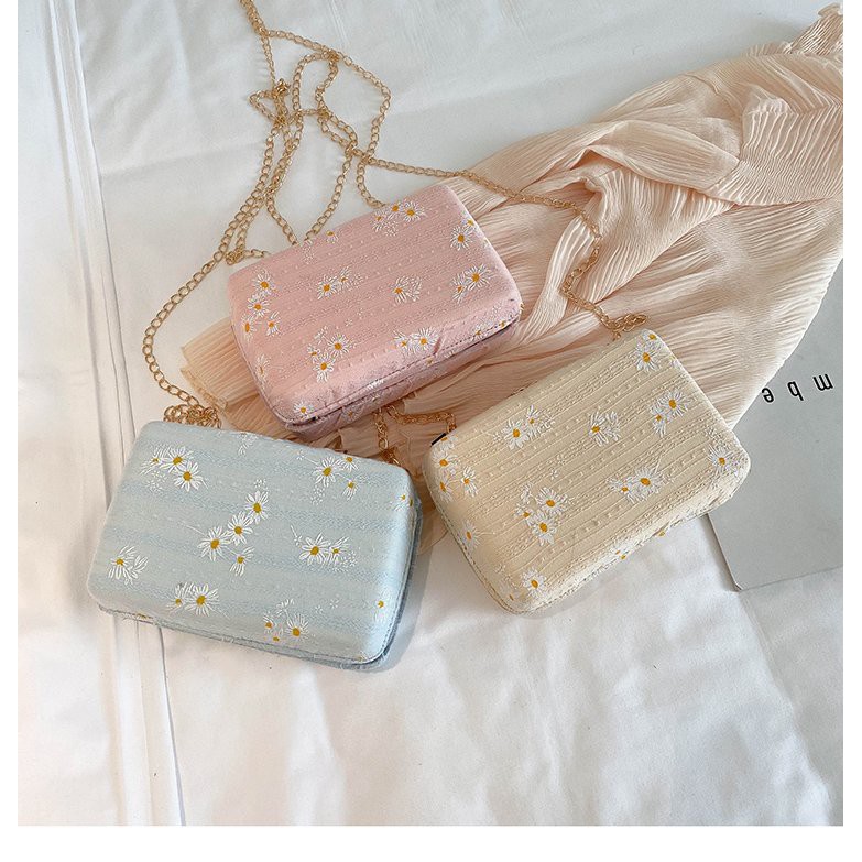 Túi Đeo Chéo Nữ Hoa Cúc Vuông Cute Size 11*17*7cm Quảng Châu