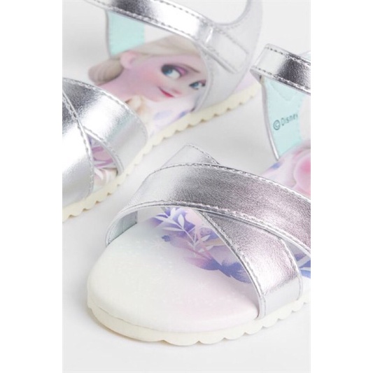 Dép sandal quai chéo bé gái vợt sale