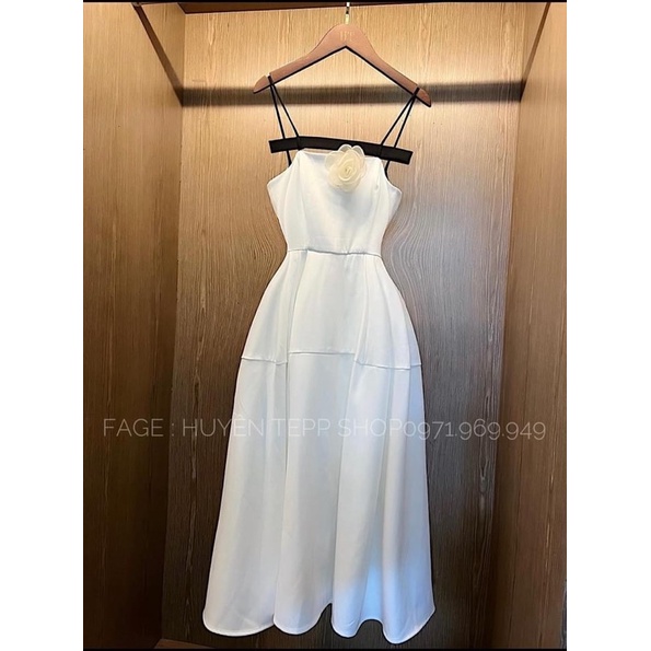 Váy trắng tacta 2 dây tiểu thư kèm hoa cài