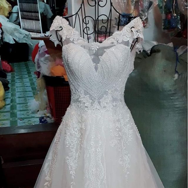 Váy cưới thanh lý...pé heo