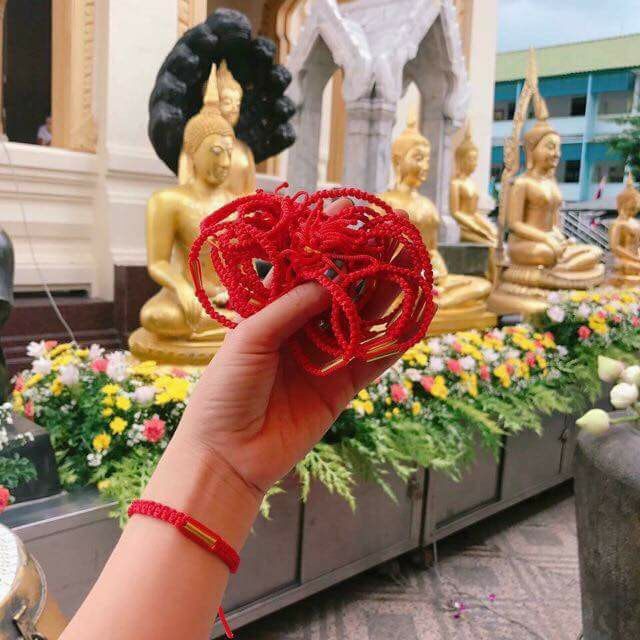 Vòng đỏ may mắn thái lan