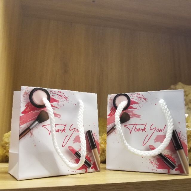 mẫu túi 11 - túi giấy giá siêu rẻ đựng son đựng mỹ phẩm size 9x9x4,5cm
