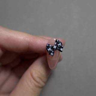 Charm nơ logo sang chảnh