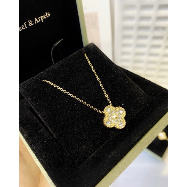 Dây chuyền hoa đính đá