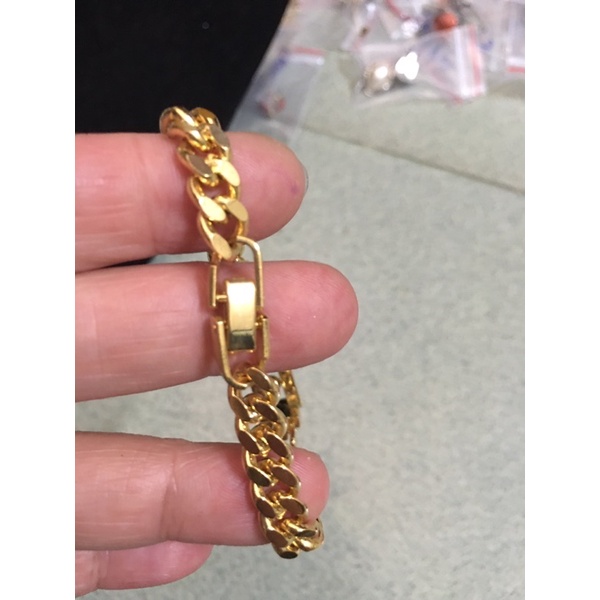 Lăc tay kiểu vàng ươm  si tuyển Nhật