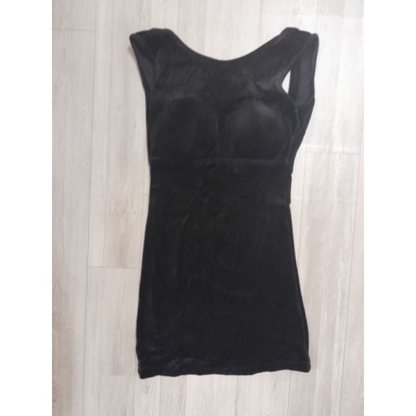 Đầm nhung đen 2s ôm body MANGO vnxk black velvet mini mng dress thêu hoạ tiết hở lưng U cutout sexy xuất khẩu dư xịn