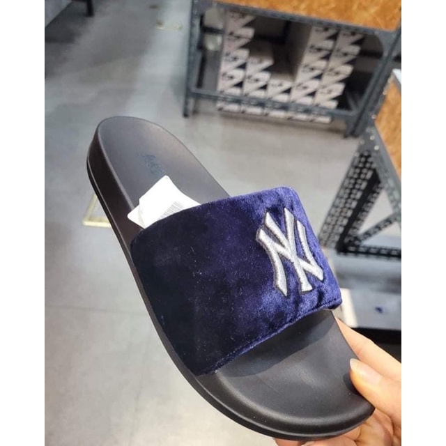 - Dép MLB chính hãng có sẵn