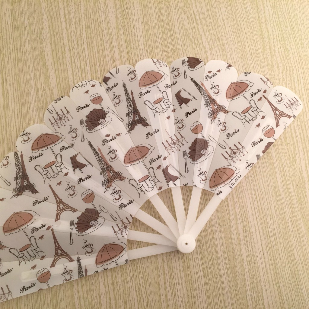 Quạt nhựa xếp size lớn (Giao ngẫu nhiên) | BigBuy360 - bigbuy360.vn