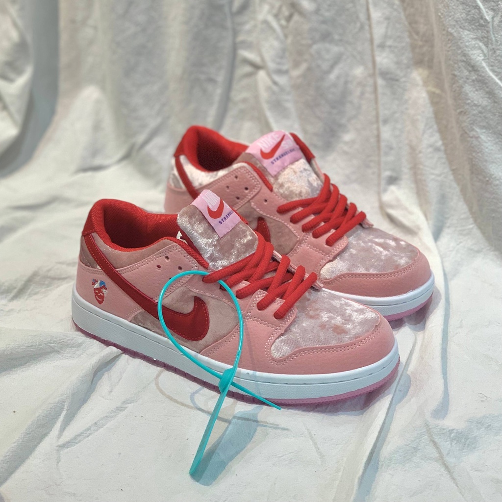 Giày S.B. Strange.love