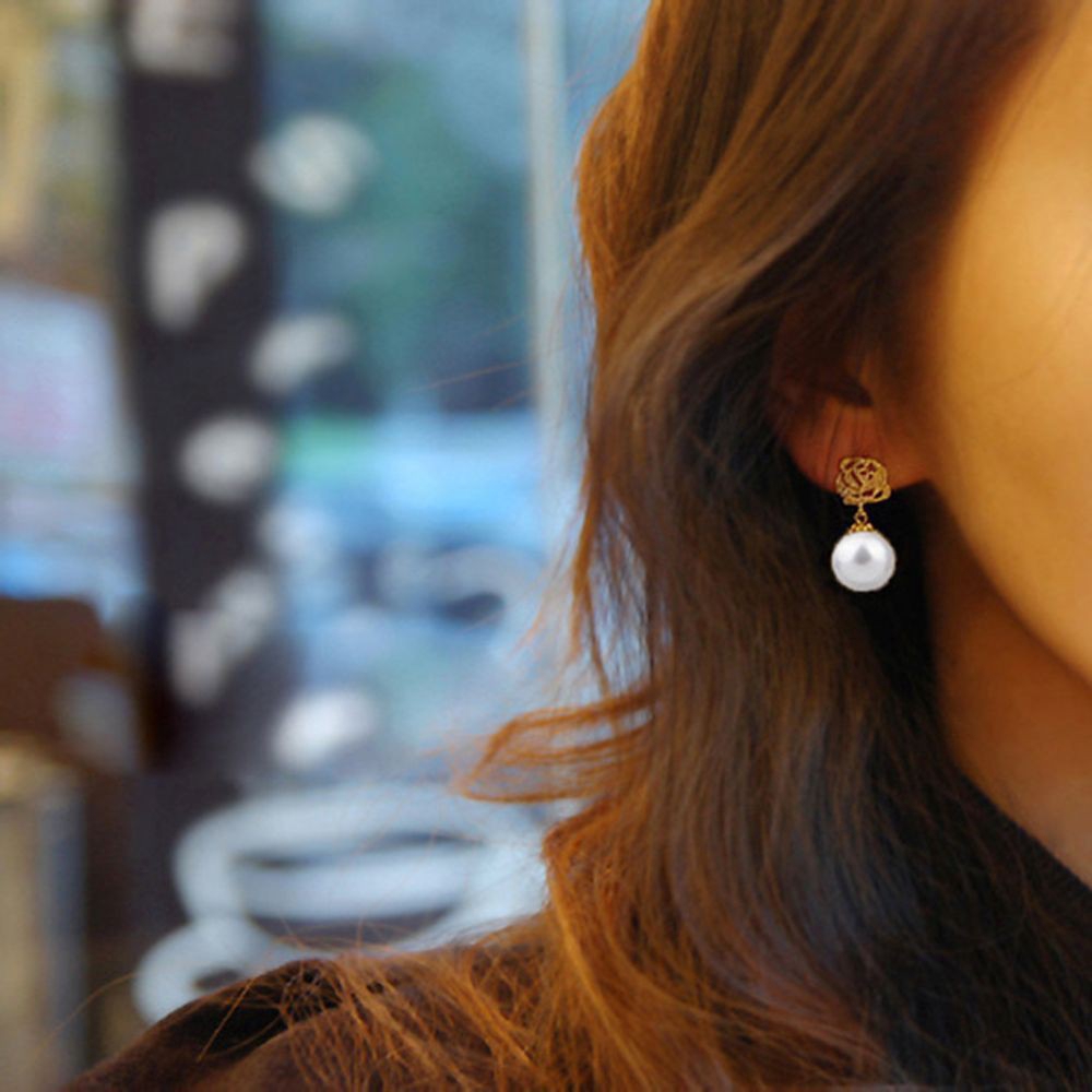 Đôi khuyên tai dạng thả hạt tròn thanh lịch cho nữ