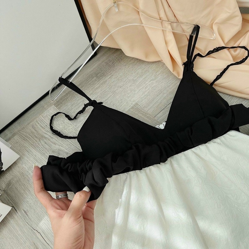 ĐẦM XOÈ TRỄ VAI TAY BÈO