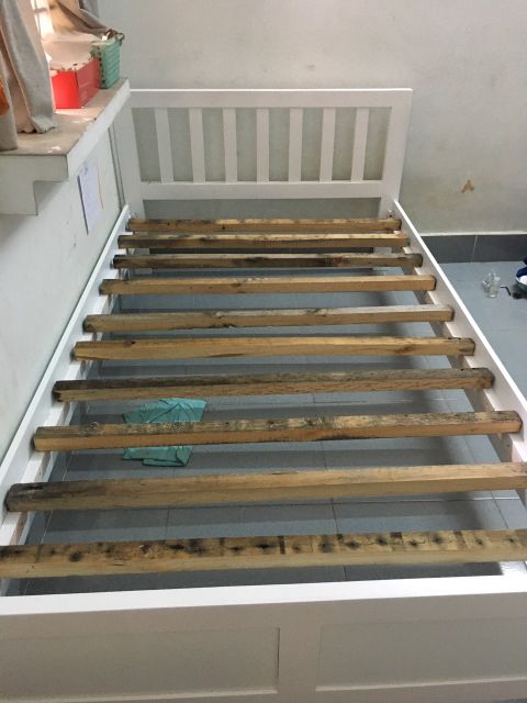 Giường gỗ thông nhập khẩu 1m6x2m, vai gỗ cao su.