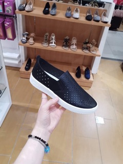 Giày slip on
