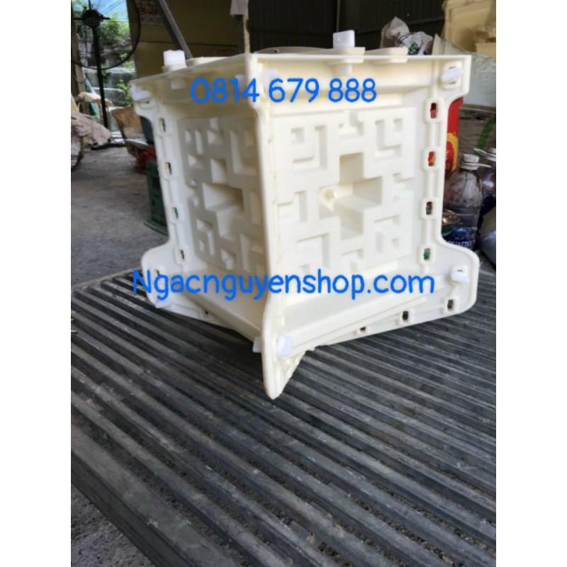 Khuôn đúc trụ đèn trang trí sân vườn có thể lắp bóng đèn chiếu sáng bên trong
