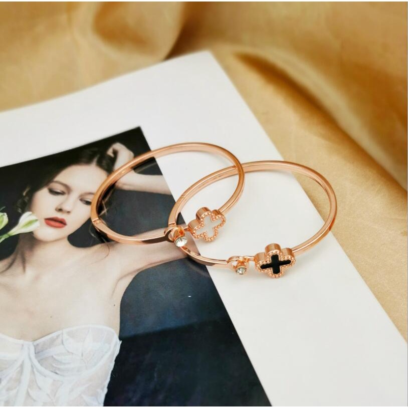 Vòng Tay Mạ Vàng Hồng Hình Cỏ Bốn Lá Xinh Xắn Cho Nữ