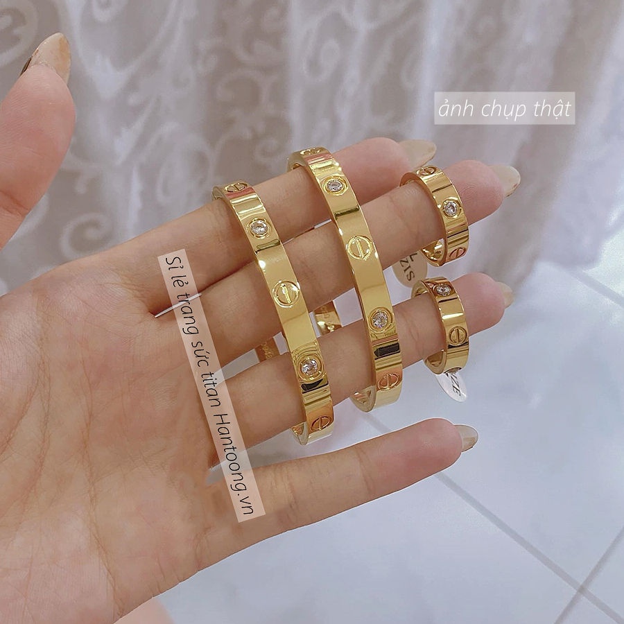 Vòng tay nữ chất liệu titan cao cấp không gỉ đính đá pha lê lấp lánh thời trang sang trọng