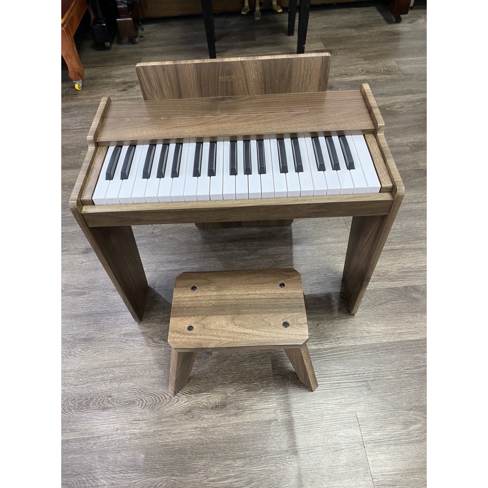 Piano Điện cho bé chất liệu gỗ cao cấp chống ấm tốt, âm thanh siêu hay, thích hợp cho bé học đàn và làm quen âm nhạc