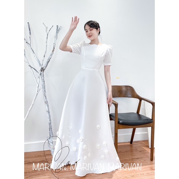Đầm cưới form lửng xinh xắn kết hoa Hồng nhập.Dài đầm 138cm