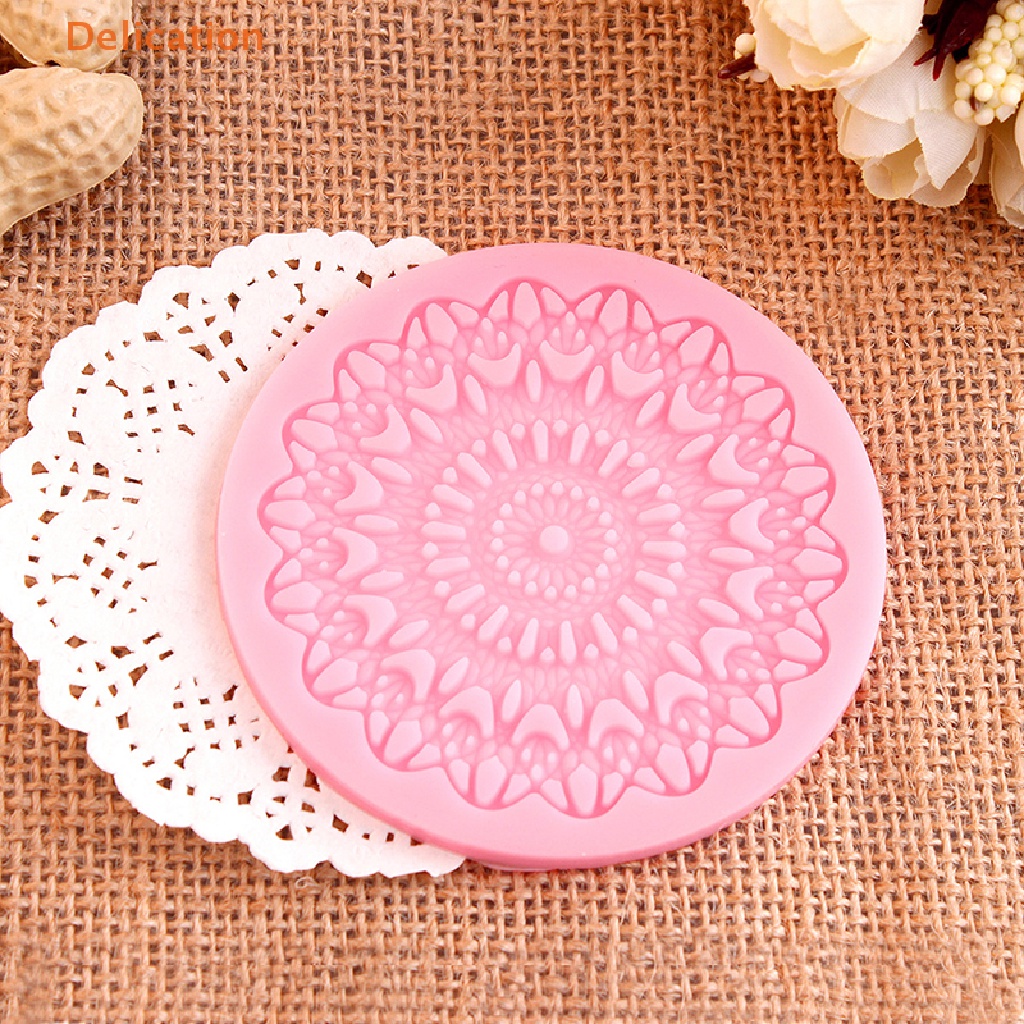 Khuôn Silicone Hình Tròn Họa Tiết Ren Hoa Làm Bánh Cupcake / Socola