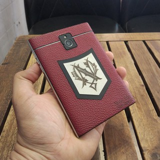 Dán da Blackberry Passport theo yêu cầu