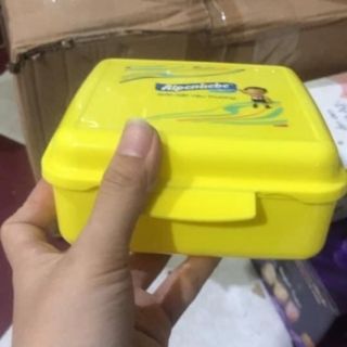 Hộp nhựa 14cm hình vuông nhỏ xinh
