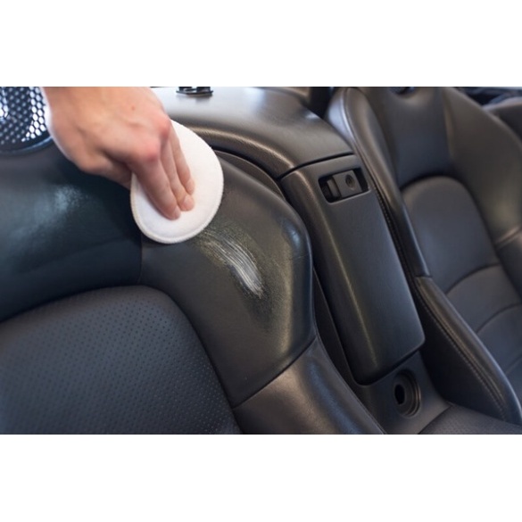 Kem dưỡng ghế da ô tô WAXCO Malaysia chuyên dụng bảo vệ và dưỡng bóng nền da