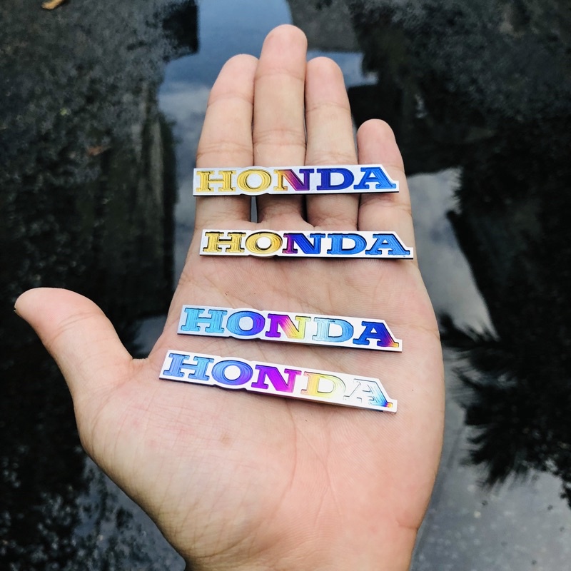 Tem logo titan Honda,Yamaha,Suzuki nhỏ có sẵn keo 3M,