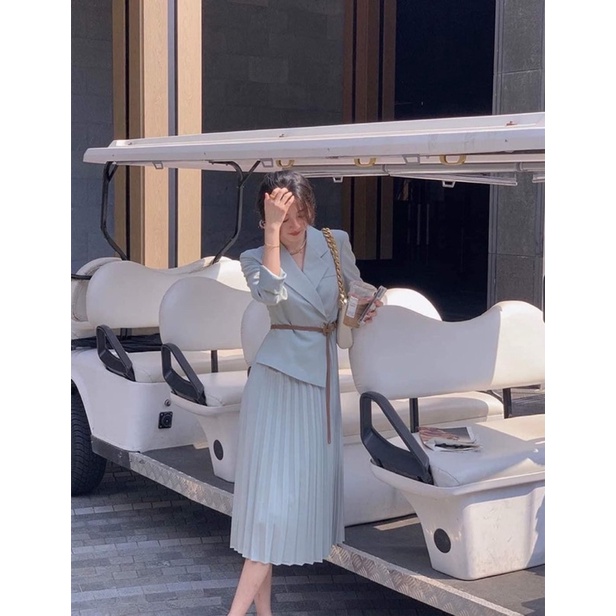 Set váy thiết kế dập li cổ vest kèm đai hai màu sang chảnh | BigBuy360 - bigbuy360.vn