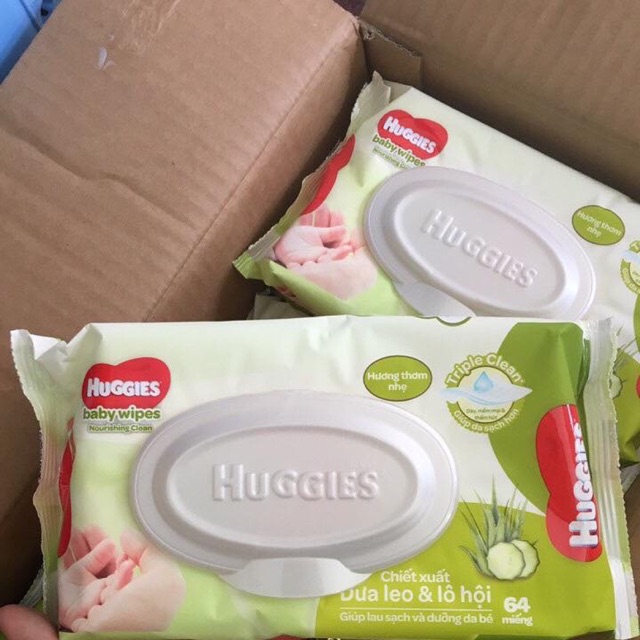 Khăn giấy ướt huggies