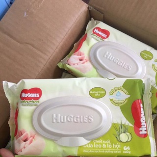 Khăn giấy ướt huggies