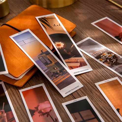 Bookmark - Hộp 30 Chiếc Đánh Dấu Trang/ Thiệp Màu Sắc Ấm Áp Được Cất Giữ Trong Chiếc Hộp Xinh Đẹp