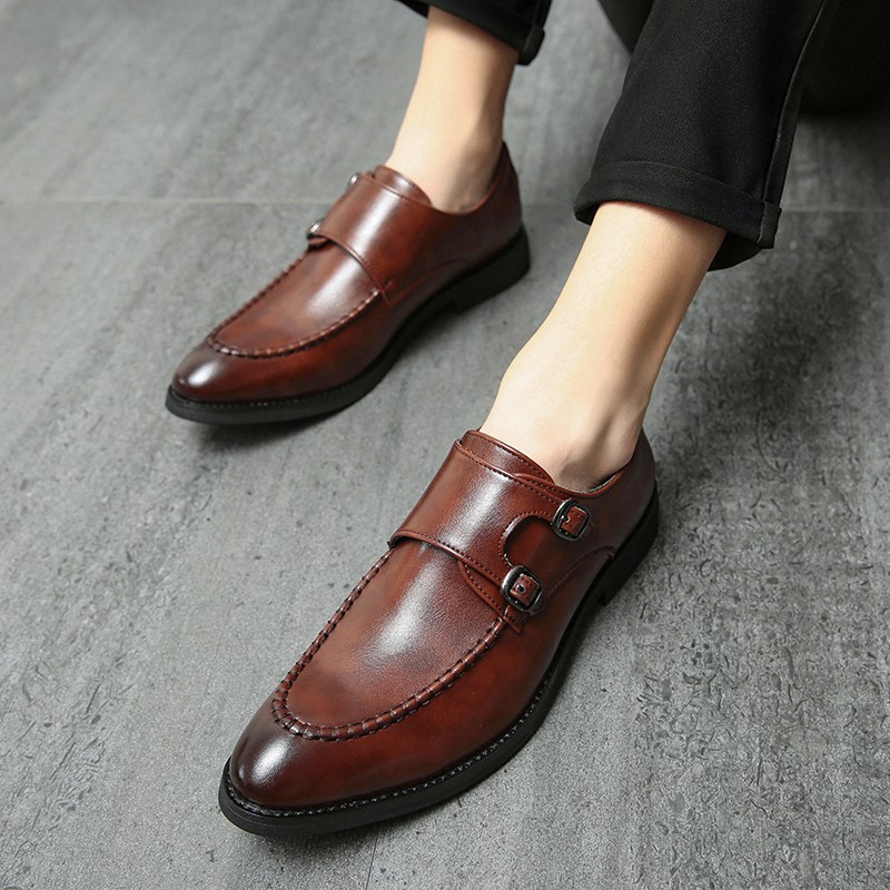 Luxury pointed-toe leather shoes for men