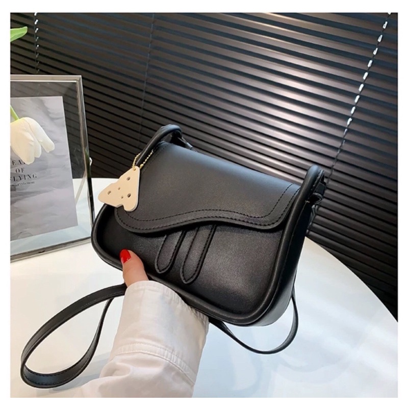 Túi xách nữ đeo chéo da mềm phong cách đeo vai hàn quốc kèm móc tam giác HT937