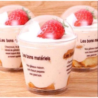 Cốc nhựa có nắp Lesbone (1c)