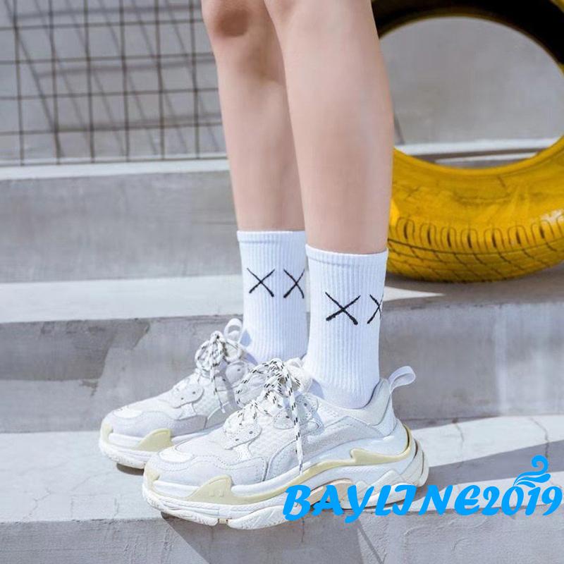 Đôi vớ thể thao họa tiết chữ thập thoải mái chống sốc thời trang dành cho cả nam và nữ