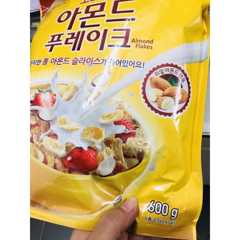&lt;HOT&gt; Ngũ cốc ăn liền tiện lợi Almold Flakes Nongshim Hàn Quốc 600gr