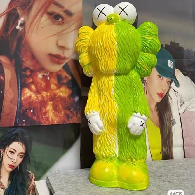 Tượng nhựa Vinyl Kaws - dùng để sáng tạo tô tượng