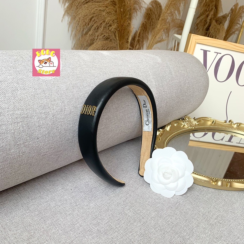 Bờm tóc Dior bản to logo nổi bật da PU mềm mại đơn giản sang trọng