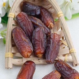Combo hạt chà là và hạnh nhân