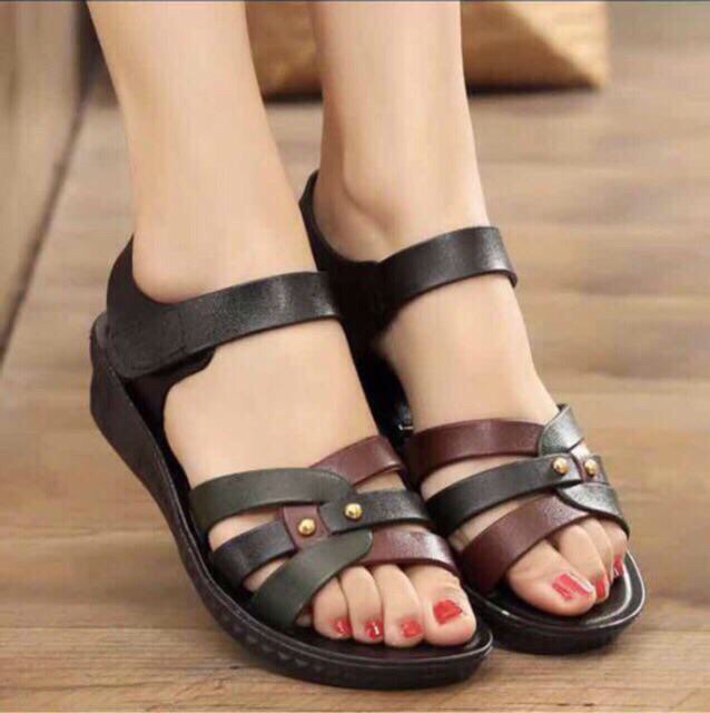 Dép quai hậu nhựa nữ chất lượng(shop còn size 36 (đen + nâu kem; size 39 màu nâu kem)