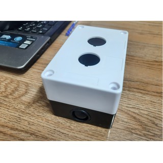 Hộp nút nhấn 1 lỗ 2 lỗ 3 lỗ 4 lỗ phi 22