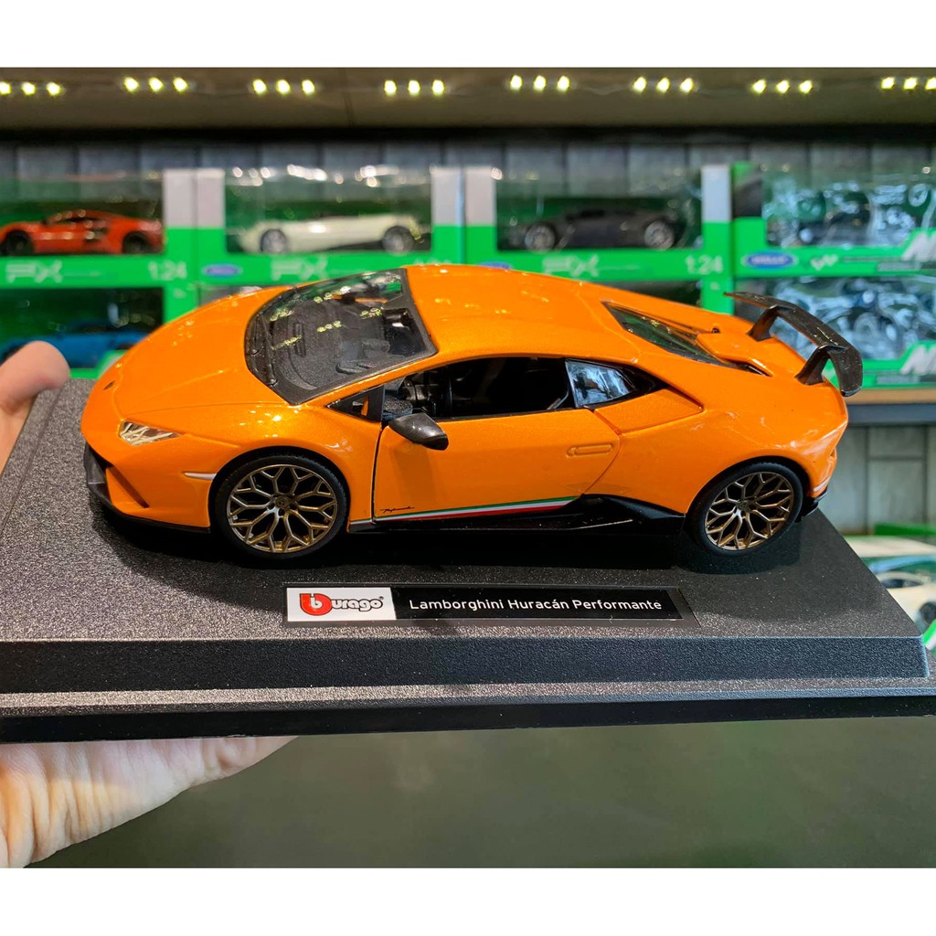 Mô hình xe ô tô Lamborghini Huracan Performante tỉ lệ 1:24 hãng Burago