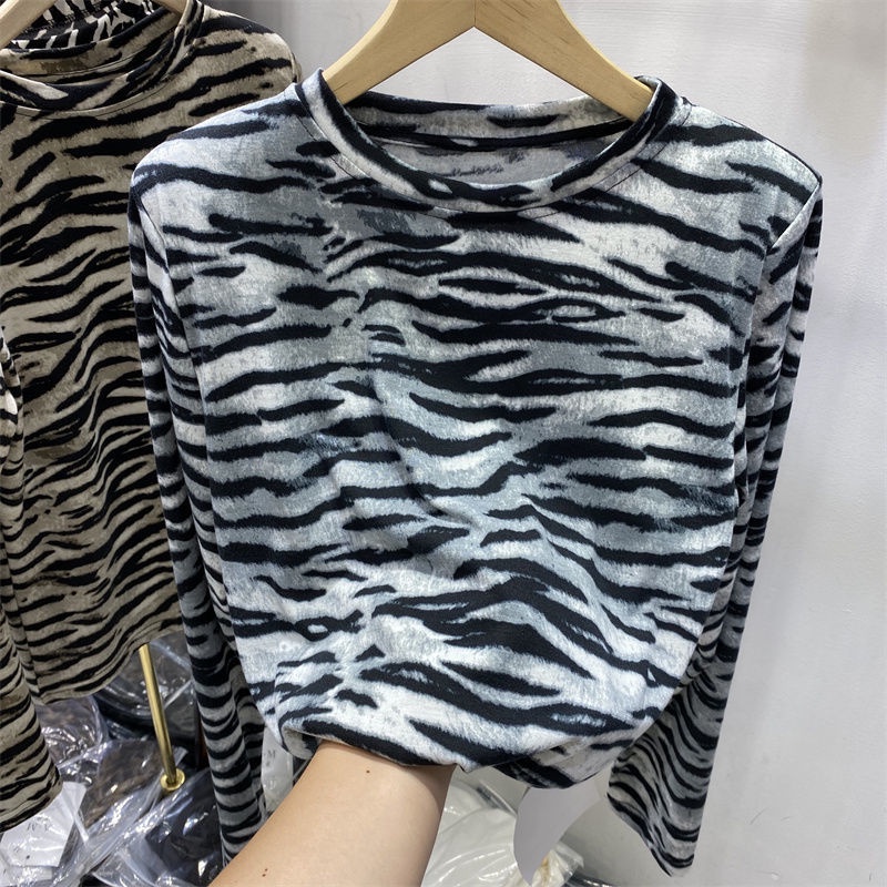 Áo thun tay dài họa tiết sọc ngựa vằn phong cách mùa đông mới sành điệu dành cho nữ