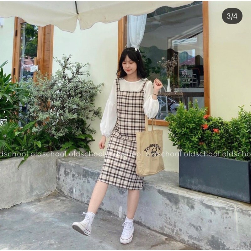 Set váy 2s yếm kẻ caro mix áo trắng tay bồng đan dây lưng