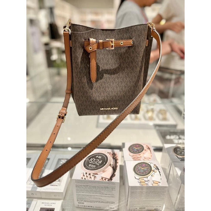 Túi Bucket nữ, màu nâu logo Michael Korks size 20cmx25cm - hàng Mỹ