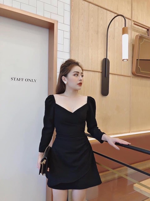 Váy cổ V tuyết mưa